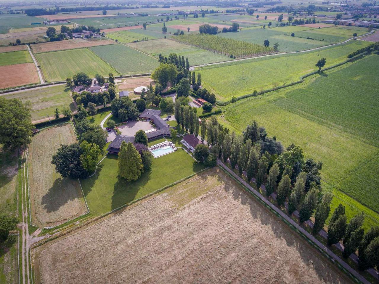 Agriturismo Tenuta "Il Cigno" Villanterio Eksteriør billede